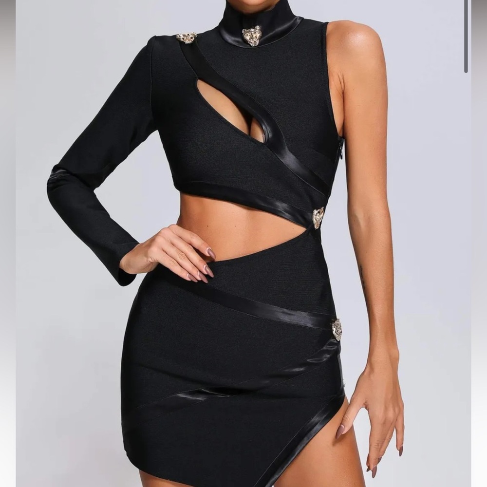 Bella Barnett Black One Shoulder Cut Out Gold Button Mini Bandage Dress Size XS